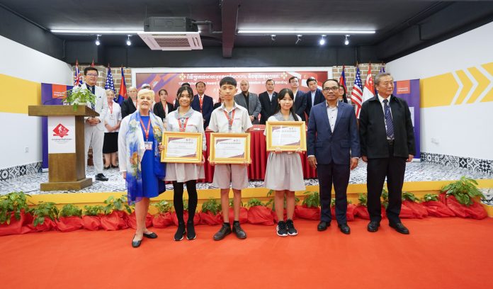 Phillip Bank and TVIS Enter the Third Year of Scholarship Collaboration