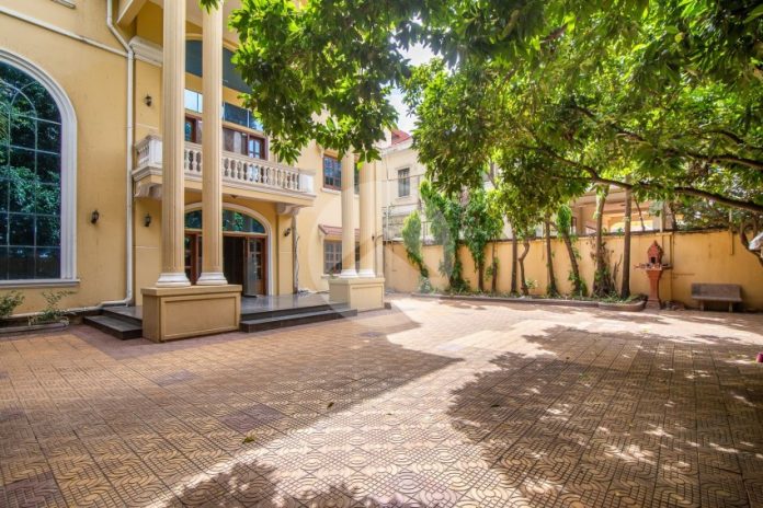 Feature Property: Spacious Daun Penh Commercial Building with Potential for Foreign Embassies, Boutique Offices, or Hotels for Lease
