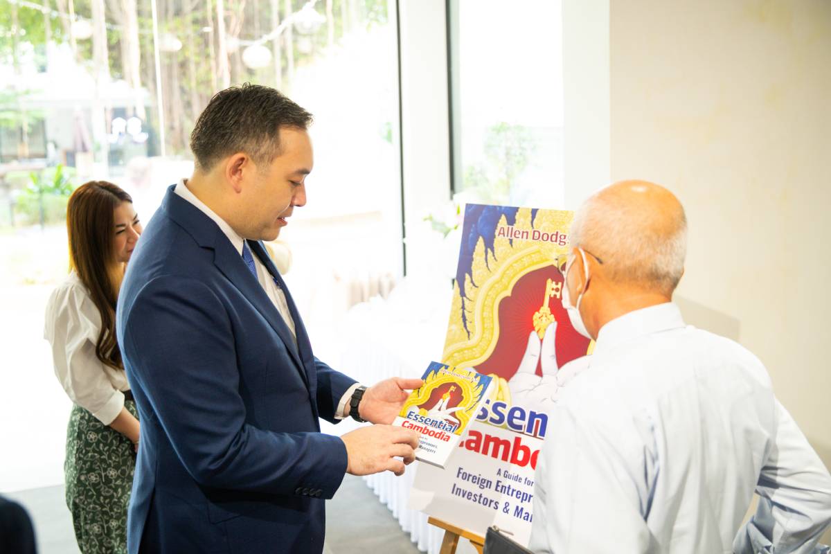 Essential Cambodia: A Guide for Foreign Entrepreneurs, Investors and Managers