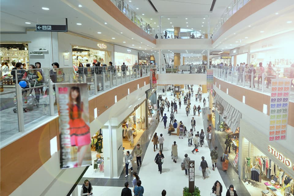 Phnom Penh Malls Adapt to Changing Retail Landscape Amid Overbuilding and Diminishing Footfall