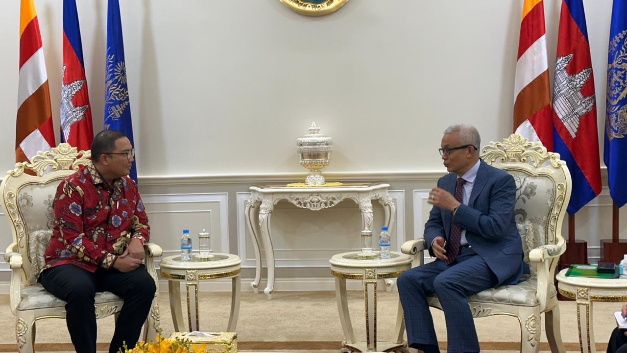 Indonesian Ambassador and Cambodian Minister of Economy Foster Bilateral Economic Ties