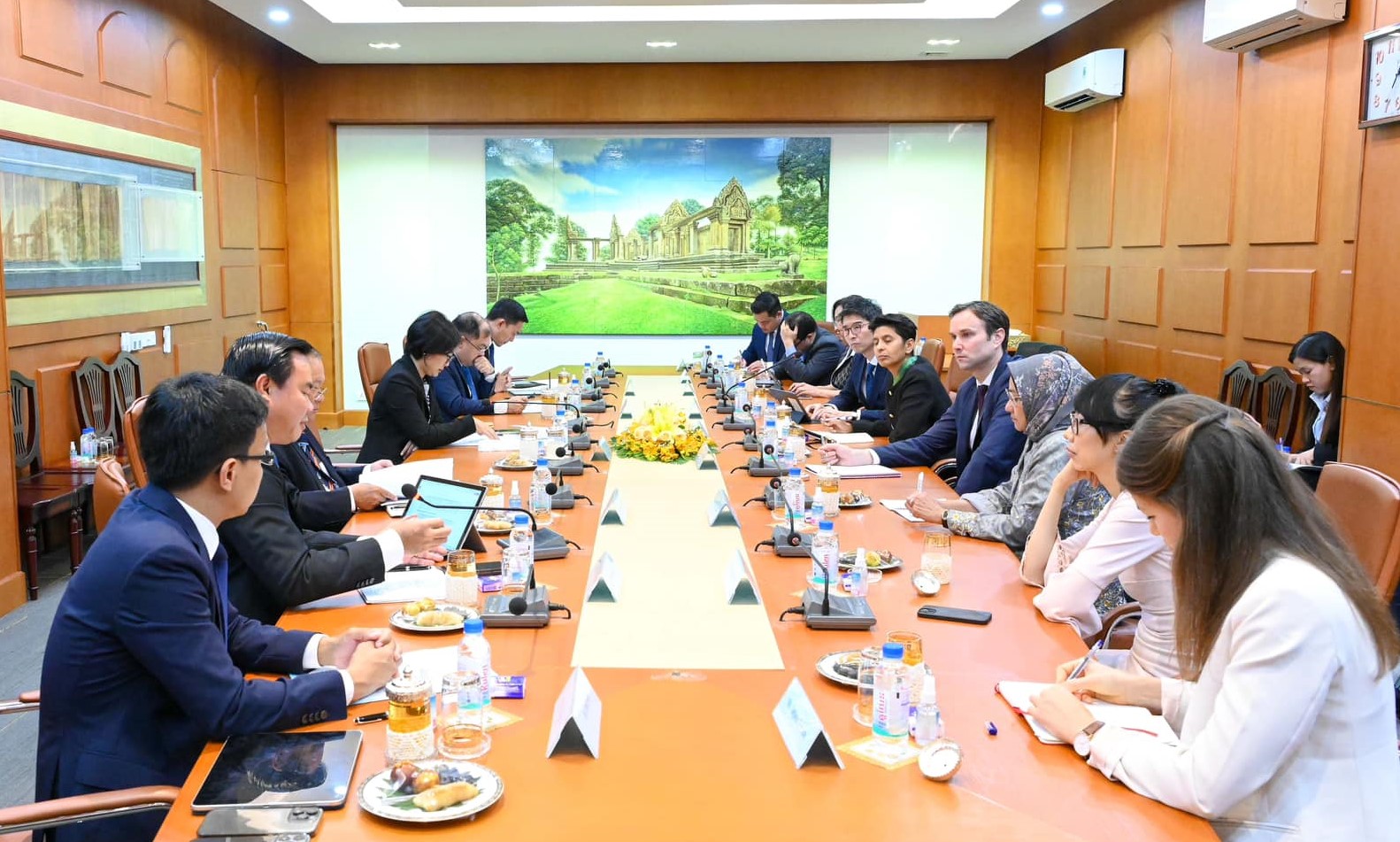 IMF Concluded 2025 Mission: Urges Cambodia to Boost Fiscal Buffers, Strengthen Banks, and Accelerate Reforms as Growth Slows