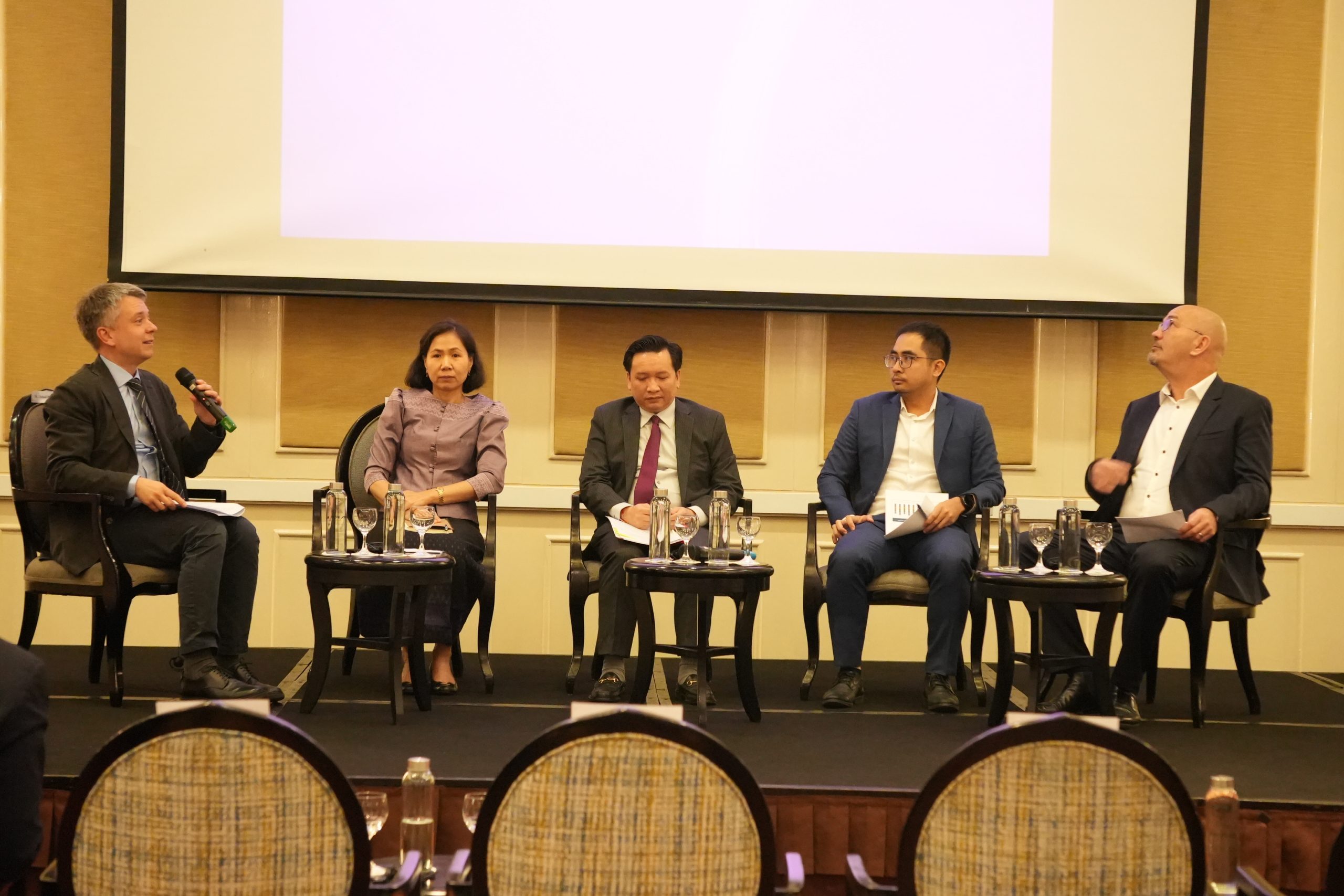 Cambodia’s Growth to Slow to 4.0% in 2025: World Bank Calls for Diversification and Revenue Reforms