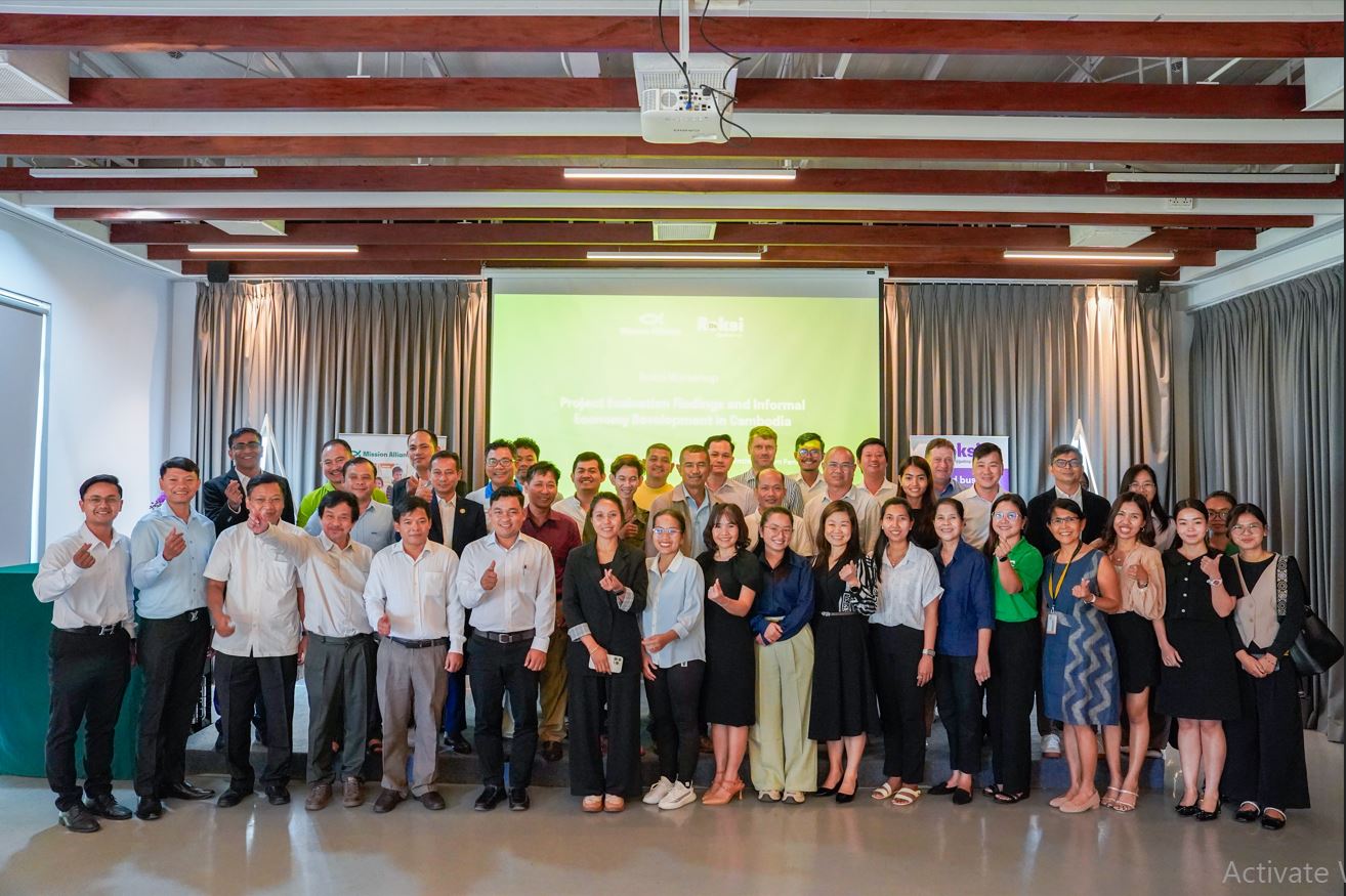Digital Coaching for Cambodia’s Informal Economy: ‘Roksi Project’ Evaluation Highlights Success and Roadmap for Scale