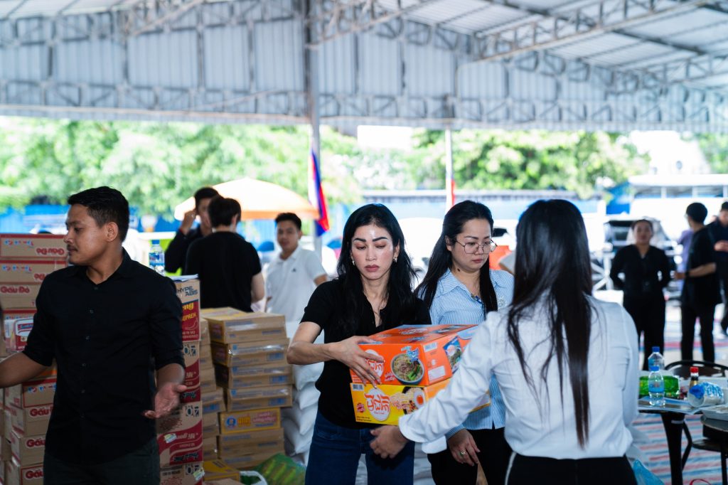Lok Chumteav Neak Oknha Mao Chamnan, Vice Chairwoman of RGC and President of the Khmer Artist Association
