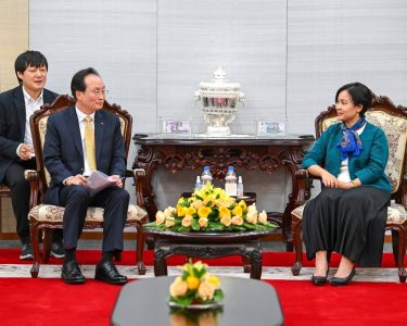 KB Kookmin Bank CEO Lee Hwan Ju visits Cambodia to strengthen ties and reaffirm long-term investment in KB PRASAC Bank.