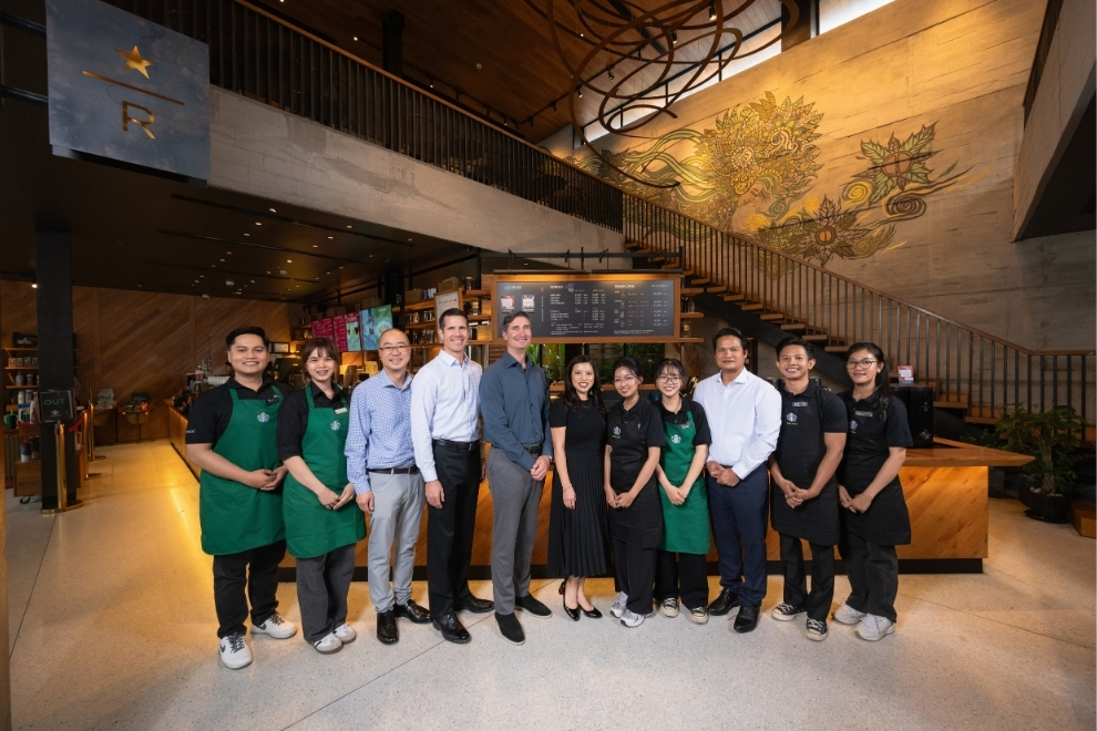 Starbucks Global CEO Brian Niccol Visits Cambodia to Mark 10-Year Milestone and Signal Long-Term Growth Plans