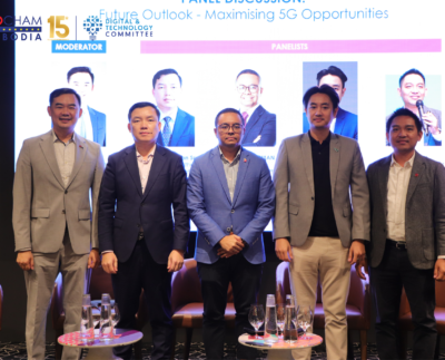 Kenneth Tang, Vice-Chairperson of EuroCham’s Digital & Technology Committee, H.E. Srun Kimsann, Sharif Lukman Mahfoedz of Smart Axiata, Kang Sovannarot of Grab and Chim Poly of Canadia Bank.