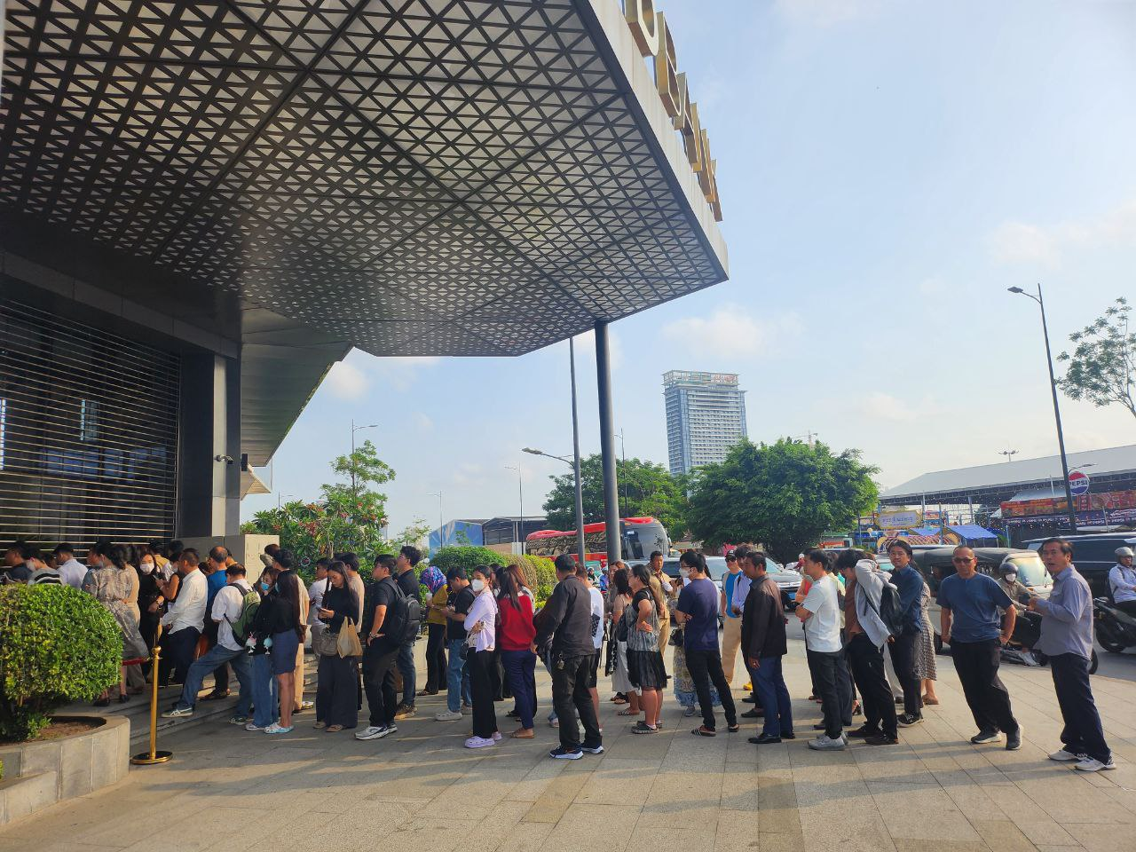 Exclusive: APD Bank Hit by Large & Sudden Attempted Deposit Outflow Amid Malicious Rumors, Industry Urges Calm in Cambodia Banking Sector