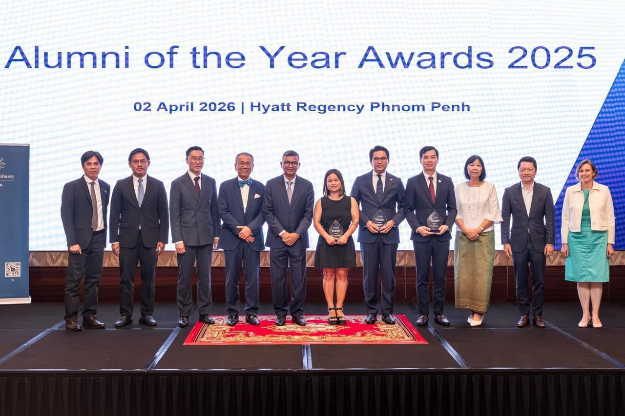 H.E. Dr. Choeunboran Chanborey Named Alumni of the Year 2025 at Cambodia’s Australian Alumni Awards