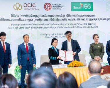 Smart Axiata and Canadia Group, including OCIC and CIH, during the signing of an MoU to advance digital transformation, connectivity, and technology-driven collaboration across Canadia’s business portfolio at Connexion, Phnom Penh, on May 18, 2026.