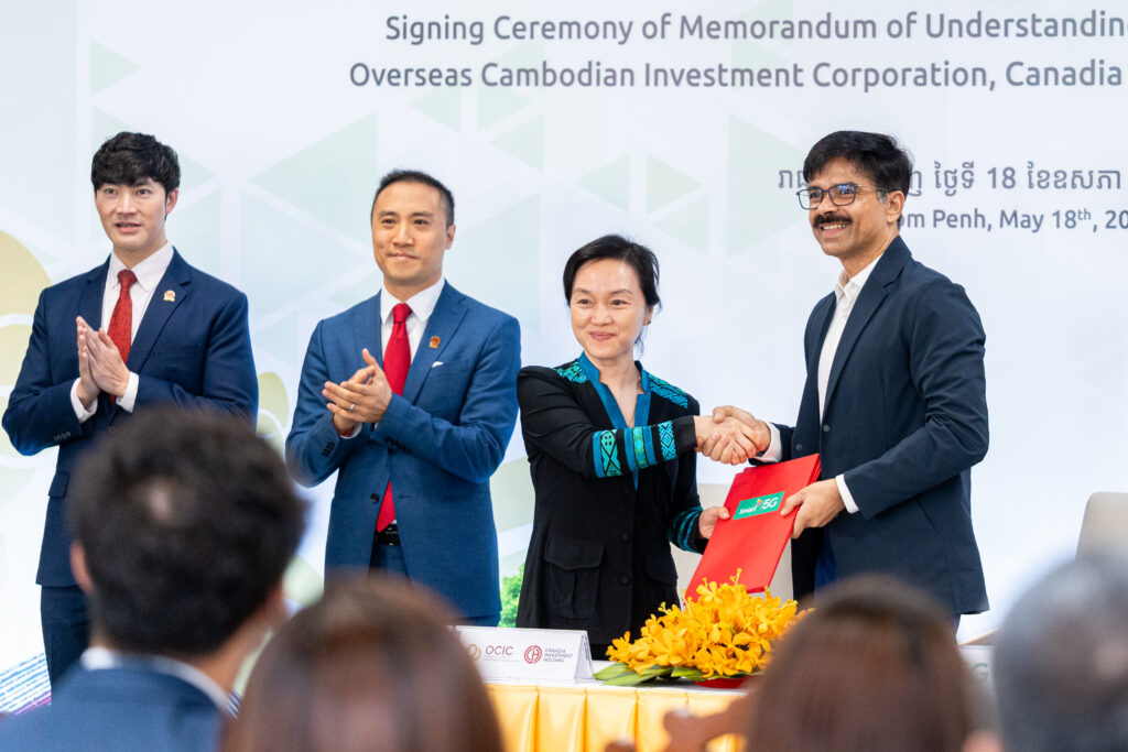 Oknha Dr. Pung Carolyne, Vice Chairperson of Canadia Group, and Ritesh Kumar Singh, CEO of Smart Axiata.