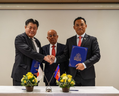 Hiroshi Uematsu CEO of the Phnom Penh Special Economic Zone and H.E. Dr. MEY Kalyan, Advisor to the Royal Government of Cambodia and H.E. Nuon Pharat Governor of Kampong Thom Province, Kingdom of Cambodia