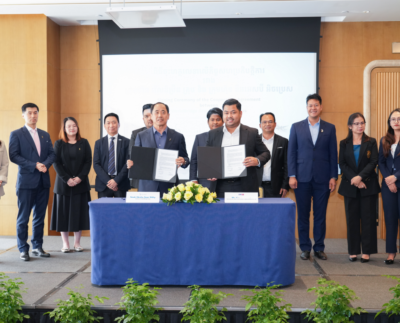 The Memorandum of Understanding (MoU) was signed in Phnom Penh by WorldBridge Group Chairman Rithy Sear and DRSB Express Chief Executive Officer Kim Sambath, establishing a framework for collaboration across logistics infrastructure, cross-border commerce, and business development.