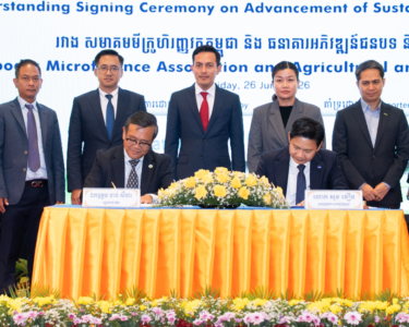 The agreement was signed in Phnom Penh by Mr. Sok Voeun, Chairman of the Board of Directors of CMA, and H.E. Chan Seyha, Deputy Chief Executive Officer of ARDB, representing H.E. Dr. Kao Thach, Delegate of the Royal Government in Charge as Chief Executive Officer of ARDB. The signing ceremony was witnessed by the CMA Board of Directors and members, ARDB management, representatives of the National Bank of Cambodia, relevant ministries, development partners, and other honored guests.