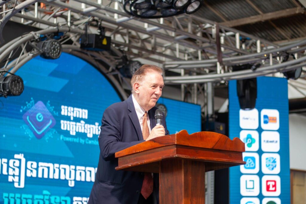 Anthony Galliano, Director of B2B Asia News, delivering the opening remarks./B2B Asia News.