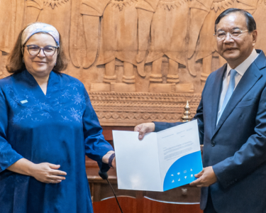 New UNICEF Cambodia Representative Maha Damaj and Minister of Foreign Affairs and International Cooperation Prak Sokhonn.